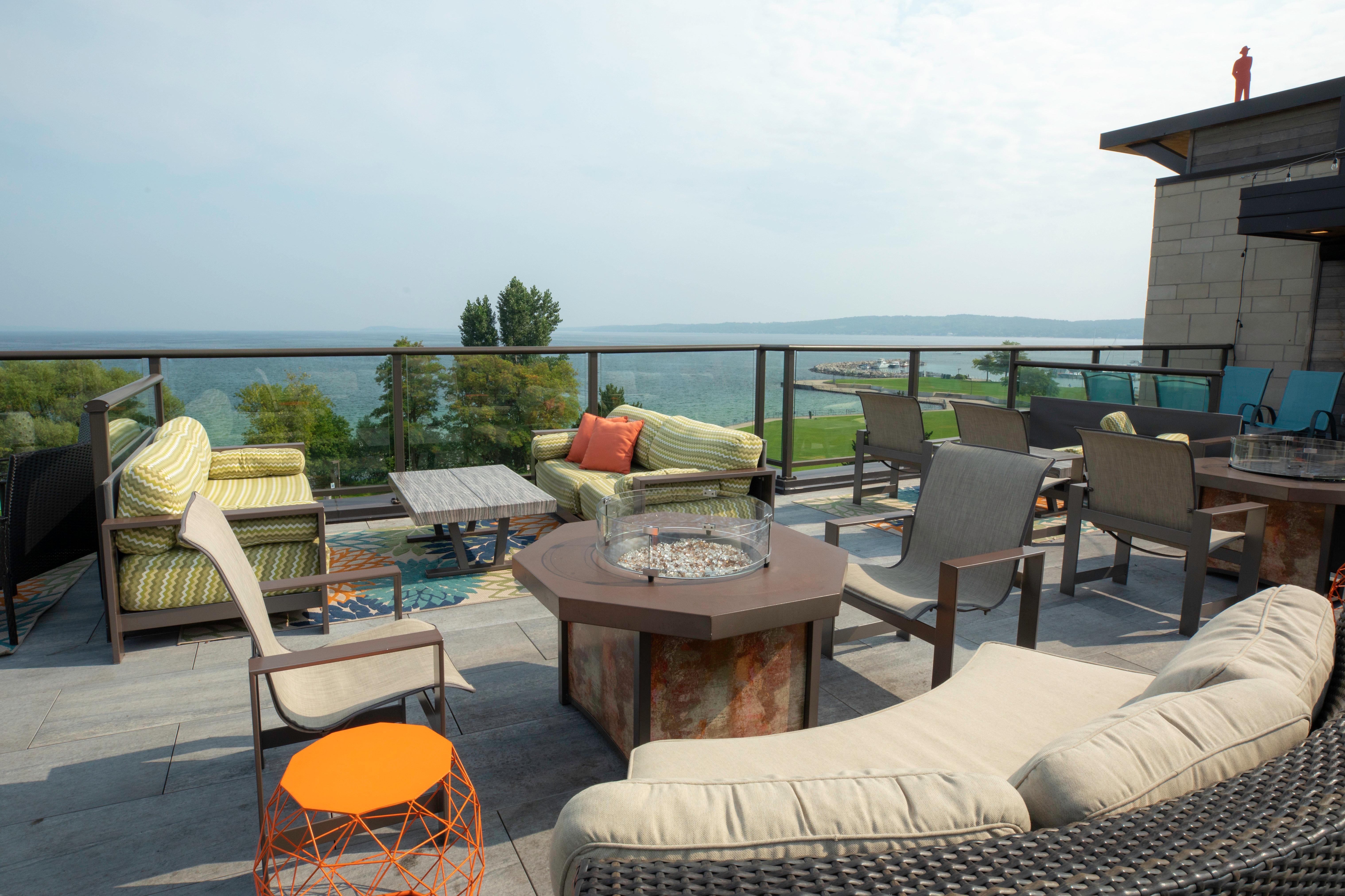 Hotel Indigo Traverse City By Ihg מראה חיצוני תמונה