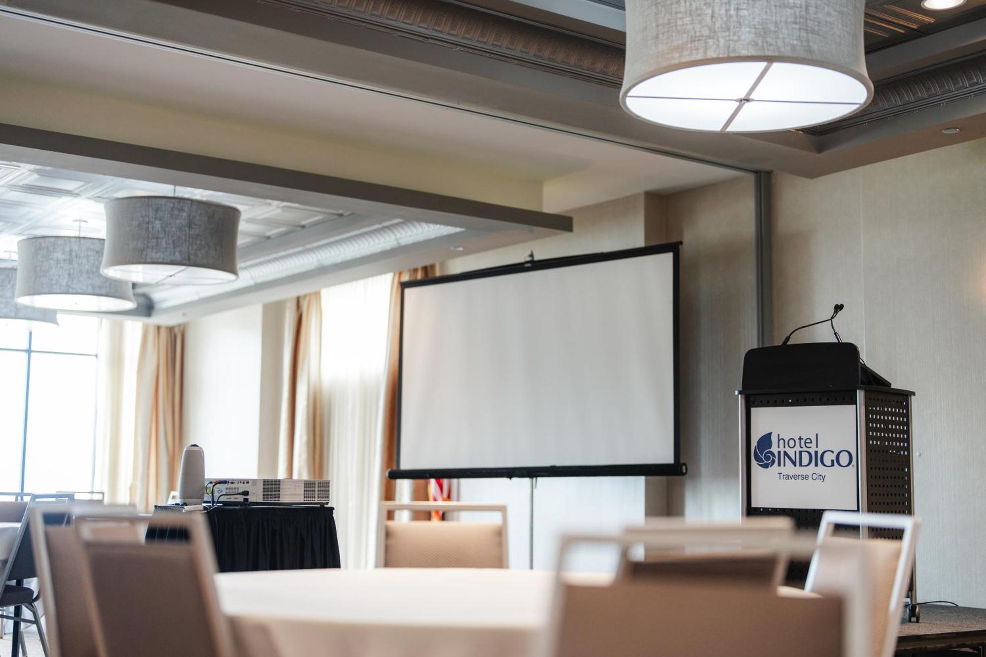 Hotel Indigo Traverse City By Ihg מראה חיצוני תמונה