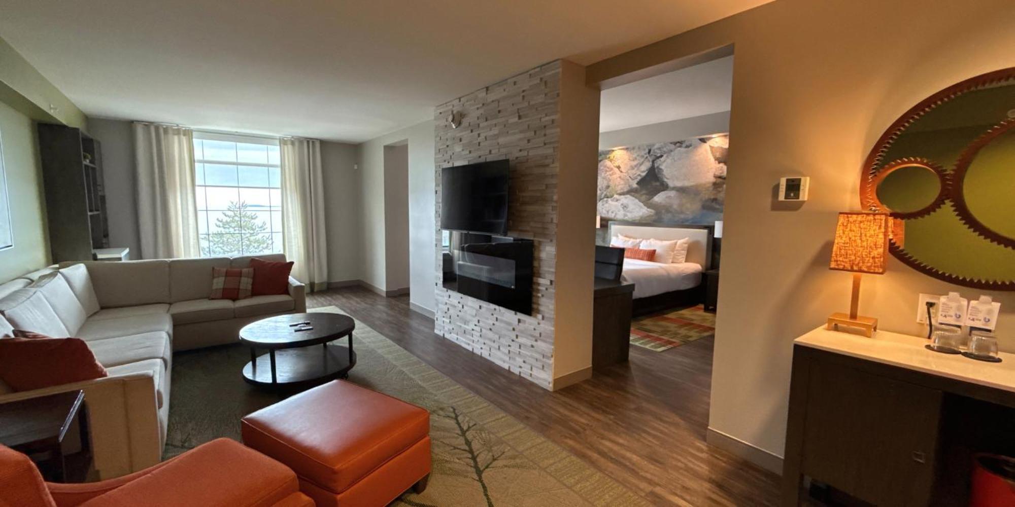 Hotel Indigo Traverse City By Ihg מראה חיצוני תמונה