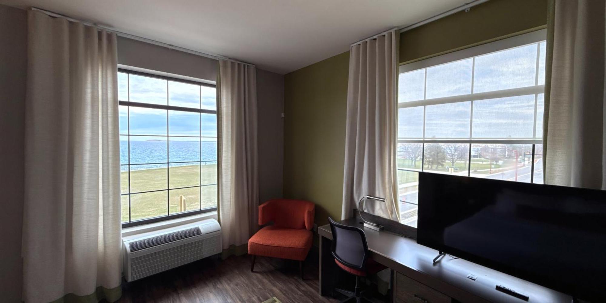 Hotel Indigo Traverse City By Ihg מראה חיצוני תמונה